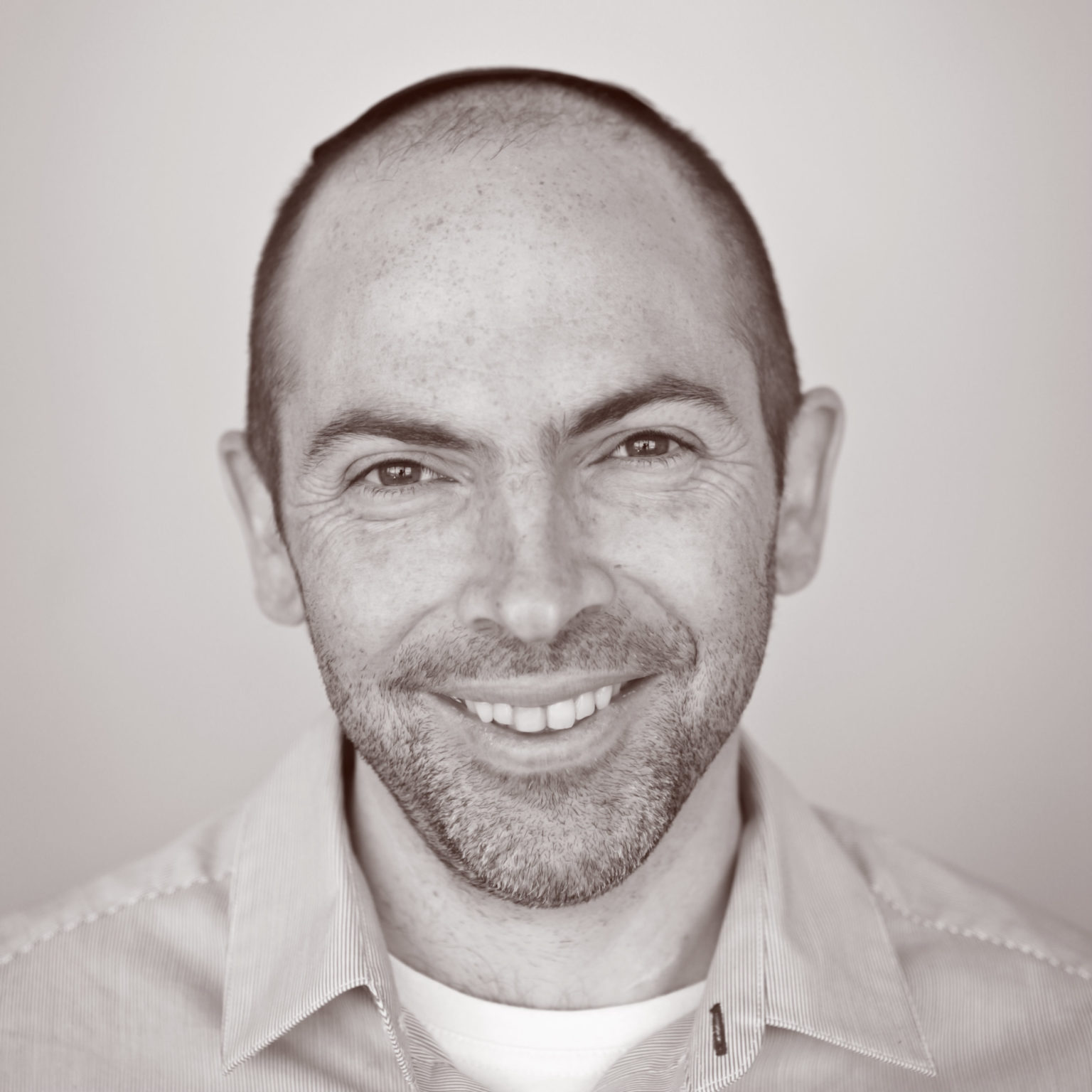 NonProfessional Directors in Government Ministries kohelet